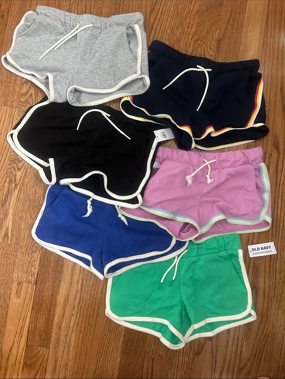 Old Navy girls Dolphin short x 6. 2-nwt size small